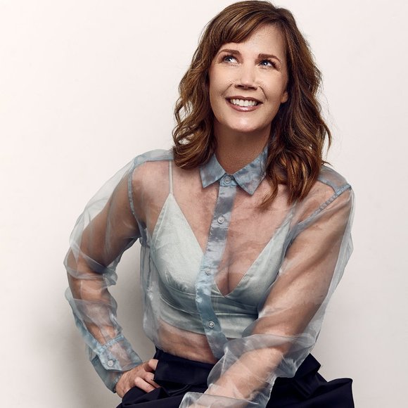 Meet your Posher, Adria - Picture 2 of 3